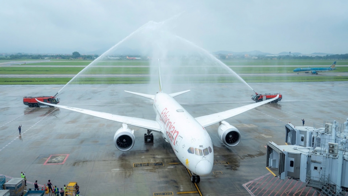 Ethiopian Airlines khai thác 4 chuyến mỗi tuần từ Addis Ababa (ADD) - Hà Nội (HAN) mở ra cơ hội kết nối thuận tiện cho du khách Việt Nam đến châu Phi, châu Âu, châu Mỹ.
