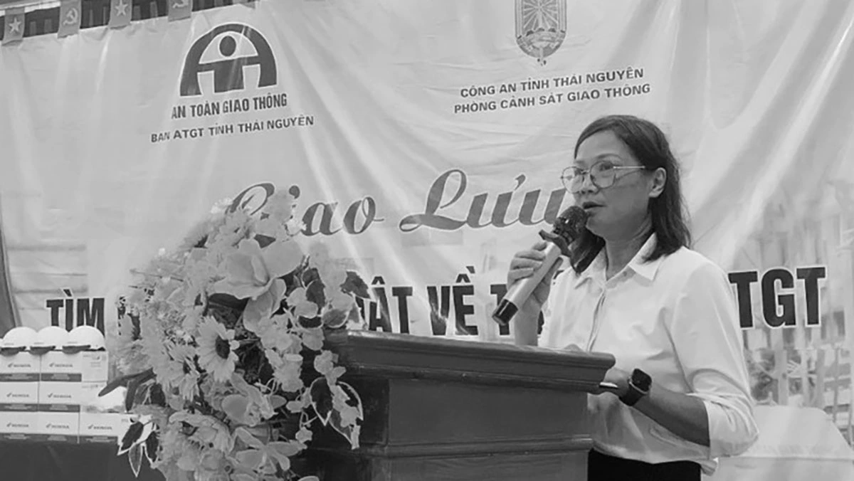 Cô Lý Thị Thanh Xuân phát biểu tại buổi giao lưu chuyên đề về an toàn giao thông hồi cuối tháng 9-2025 - Ảnh: Website nhà trường