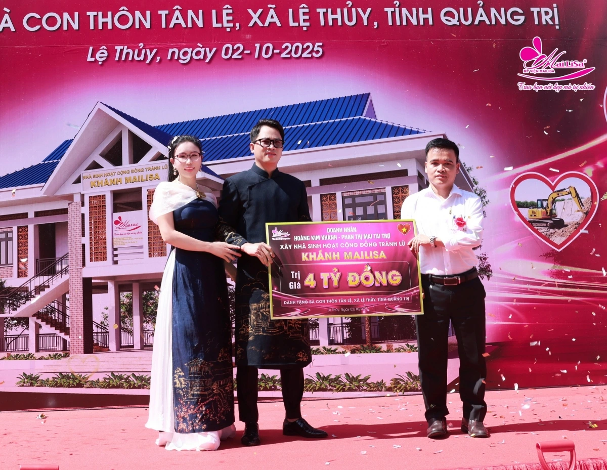 Doanh nhân Hoàng Kim Khánh - Phan Thị Mai trao tặng nhà sinh hoạt cộng đồng trị giá 4 tỷ cho bà con tại xã Lệ Thủy, tỉnh Quảng Trị