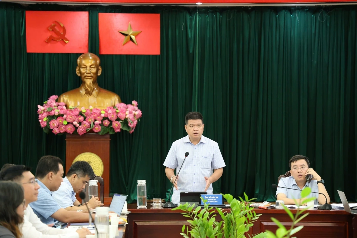 Ông Bùi Hoà An, Phó Giám đốc Sở Xây dựng phát biểu kết luận Hội thảo.