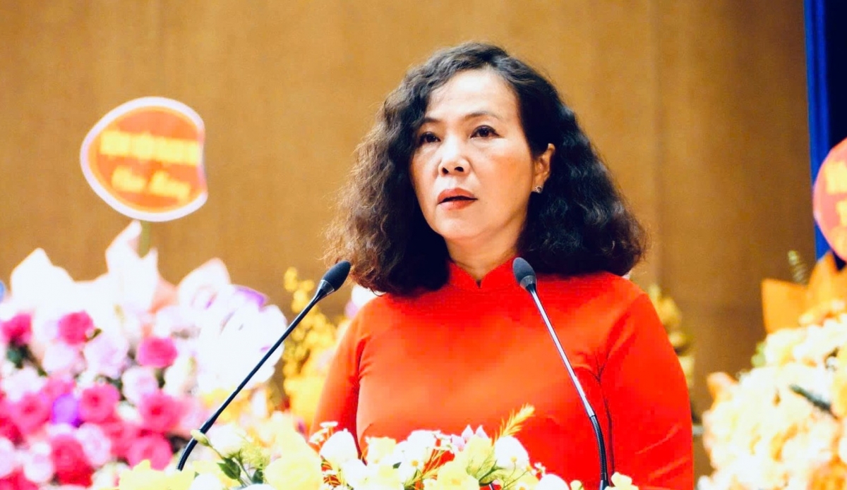 TS.BS Trần Lan Anh cho biết chỉ có dưới 2% bệnh nhân phải chuyển tuyến trên (ảnh Báo Lào Cai)