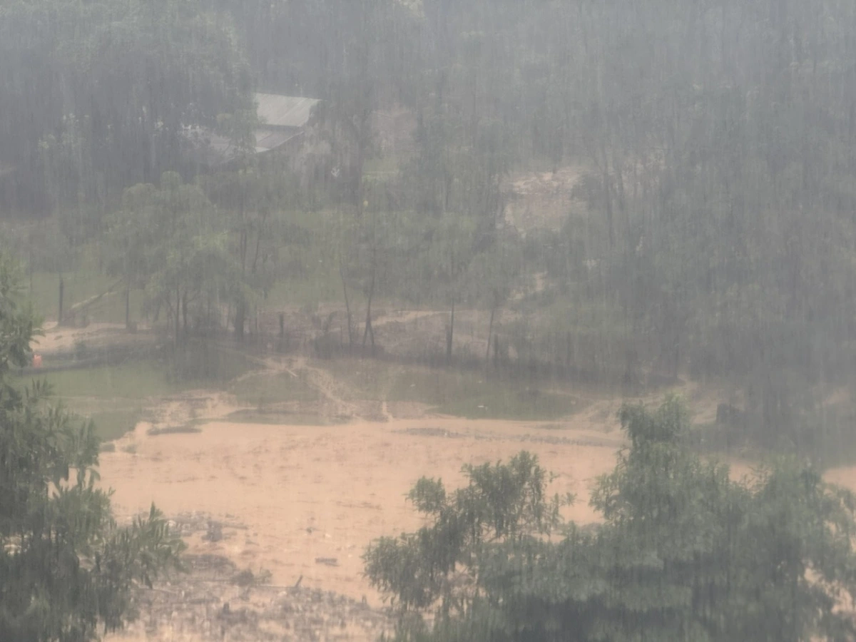 Nước các sông tiếp tục dâng cao, nước lũ đổ về