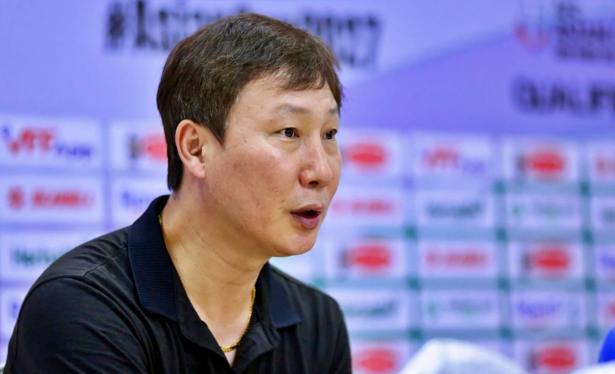 HLV Kim Sang Sik thẳng thắn chỉ ra điểm yếu của ĐT Việt Nam (Ảnh: VFF).