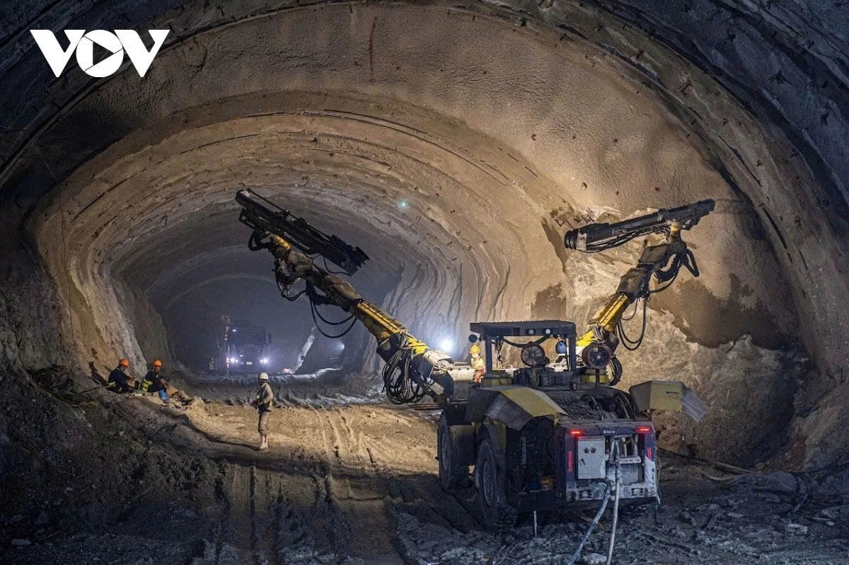  Đèo Cả được biết đến là một trong những đơn vị chủ lực trong việc thi công các dự án hầm và đường giao thông trọng điểm tại Việt Nam
