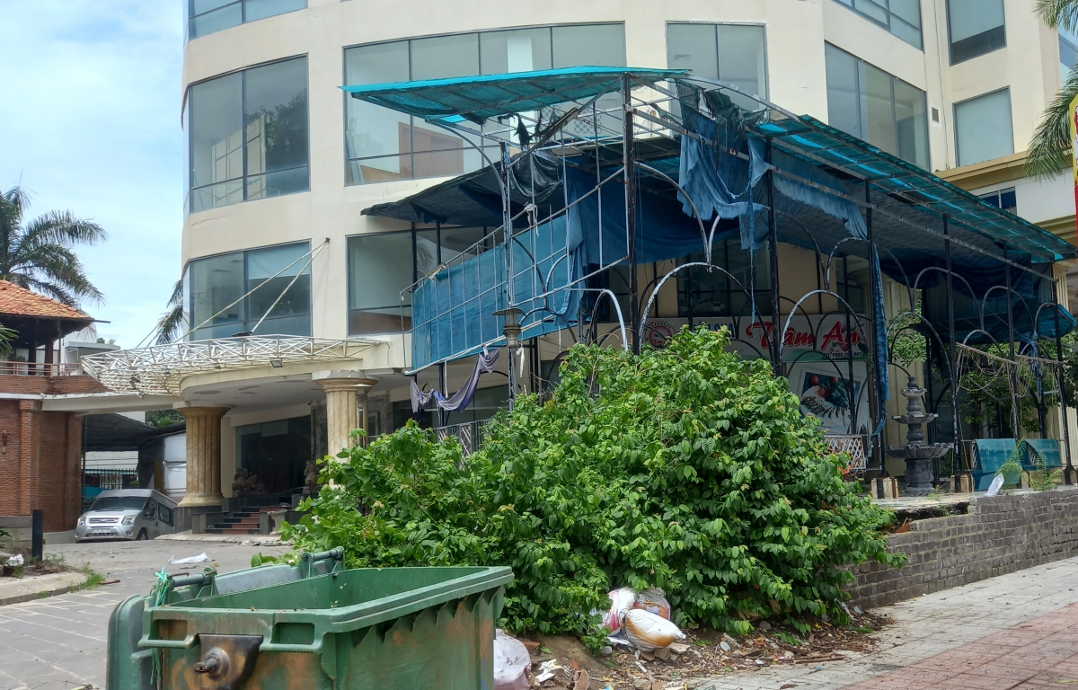 Khách sạn Bavico đóng cửa nhiều năm tại phường Nha Trang, tỉnh Khánh Hòa