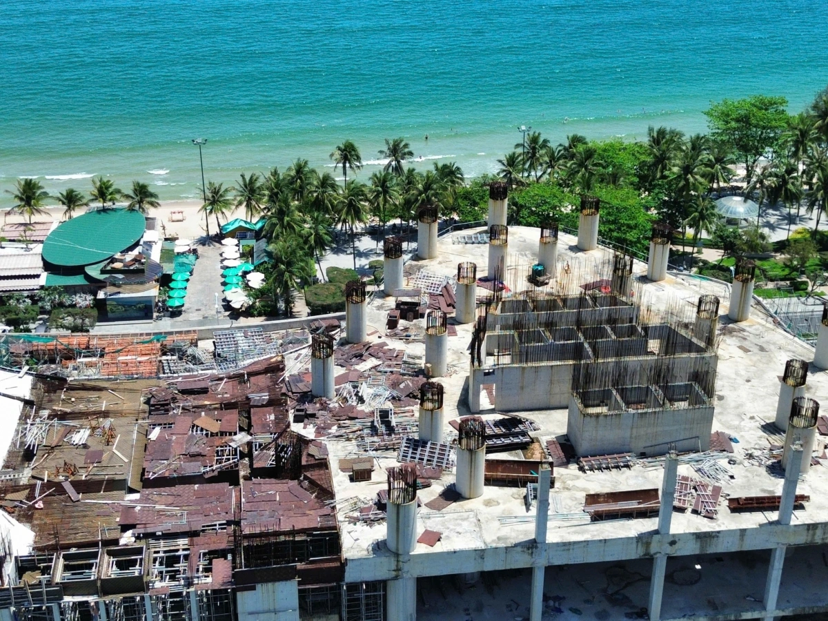 Tổ hợp khách sạn Tropicana trên đường Trần Phú xây dựng dở dang từ nhiều năm nay