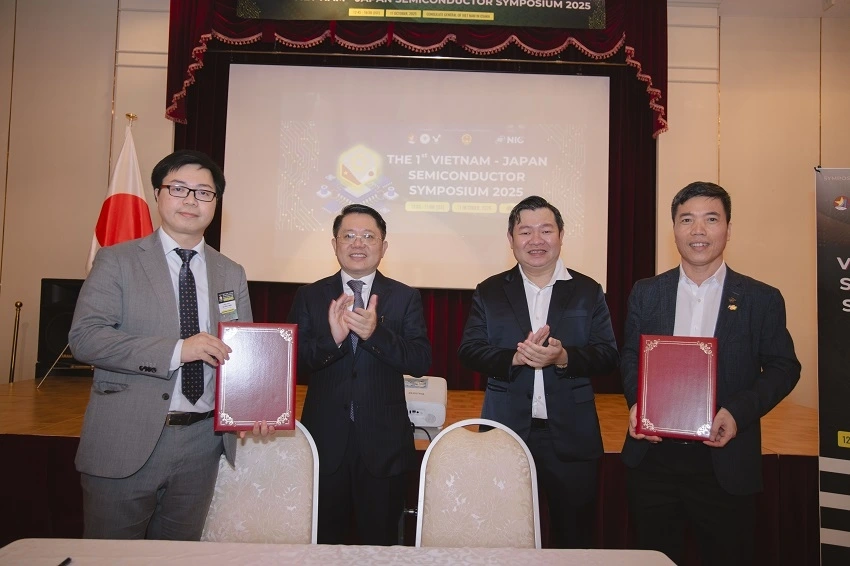 Liên minh Phát triển Nguồn lực công nghiệp bán dẫn Việt Nam và các đối tác Nhật Bản đã ký các Biên bản Ghi nhớ hợp tác (MOU)