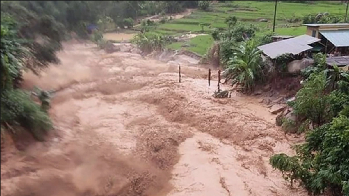 Trong 6 giờ tới, có nguy cơ xảy ra lũ quét, sạt lở đất, sụt lún đất trên sườn dốc, suối nhỏ tại các tỉnh: