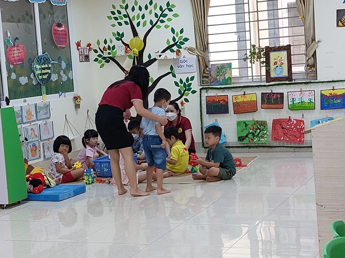 Phương án điều hành cần thống nhất và hợp lý hơn, nhằm tránh gây xáo trộn cho hàng triệu học sinh, phụ huynh và giáo viên trên địa bàn thành phố