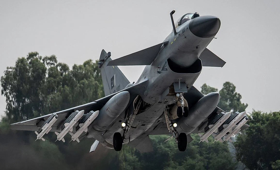 Máy bay tiêm kích Trung Quốc J-10C. Ảnh: Reuters.