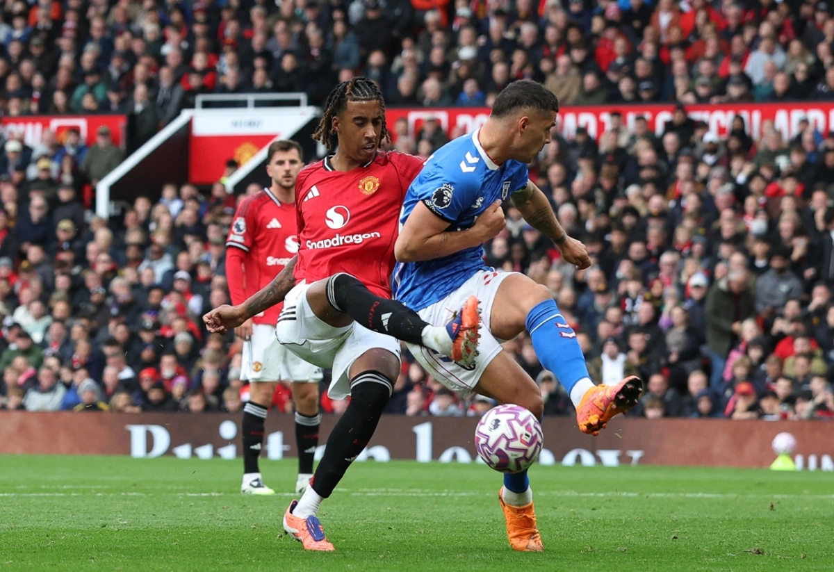 Sunderland vẫn chưa tạo ra được những cơ hội ghi bàn rõ rệt (Ảnh: Reuters)