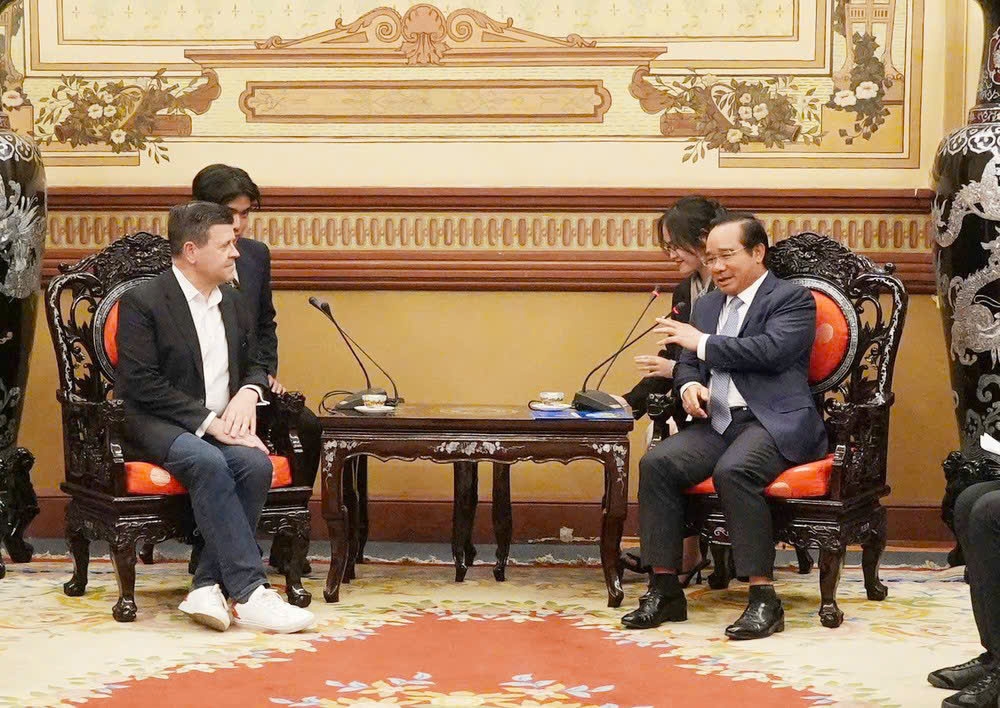 Chủ tịch UBND TP.HCM Nguyễn Văn Được tiếp ông Robert H. McCooey, Phó Chủ tịch Sàn giao dịch chứng khoán Nasdaq (Mỹ) ngày 9/10