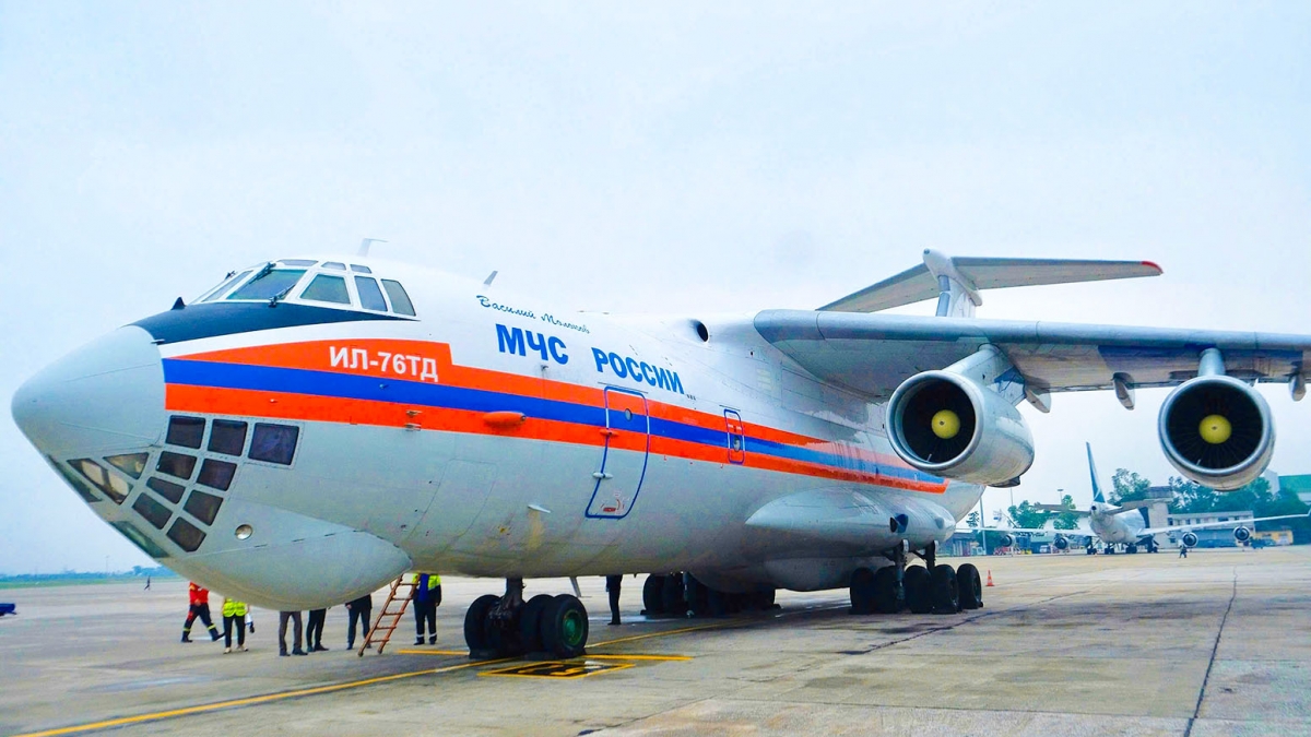 Máy bay Nga tại sân bay Nội Bài 