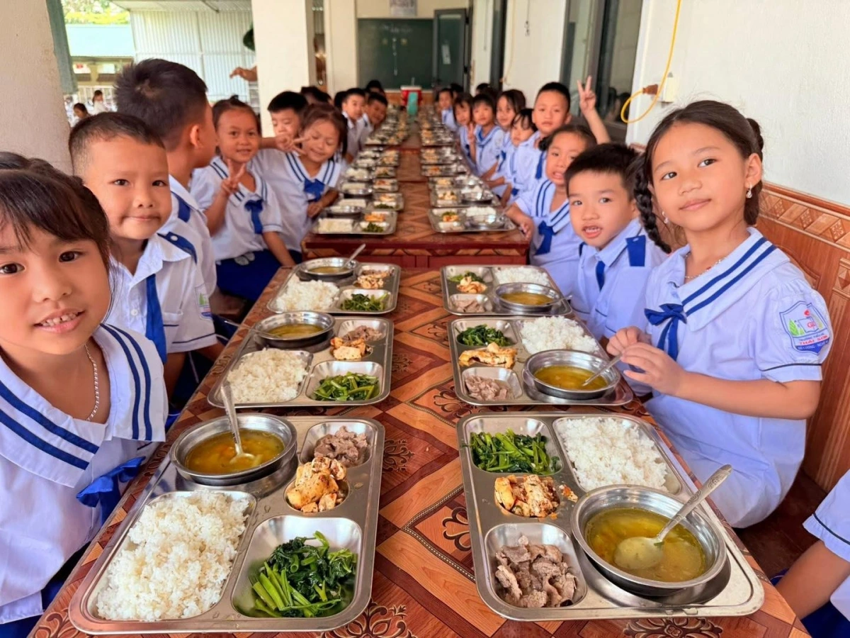 Một đứa trẻ khỏe mạnh, được ăn uống an toàn, mới có thể học tốt và trưởng thành lành mạnh