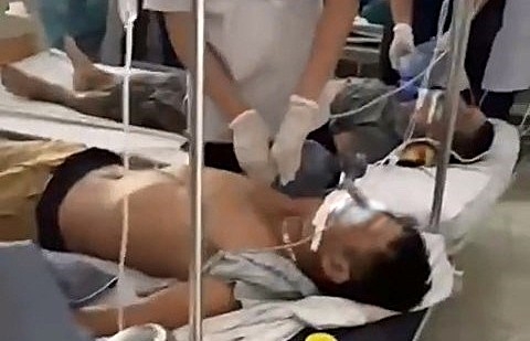 6 người dân xã Sơn Lâm nhập viện cấp cứu sau khi uống rượu