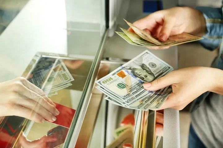 Cơ quan chức năng Đà Nẵng tịch thu hơn 2 tỷ đồng liên quan đến vụ mua bán ngoại tệ trái phép (Ảnh minh họa)