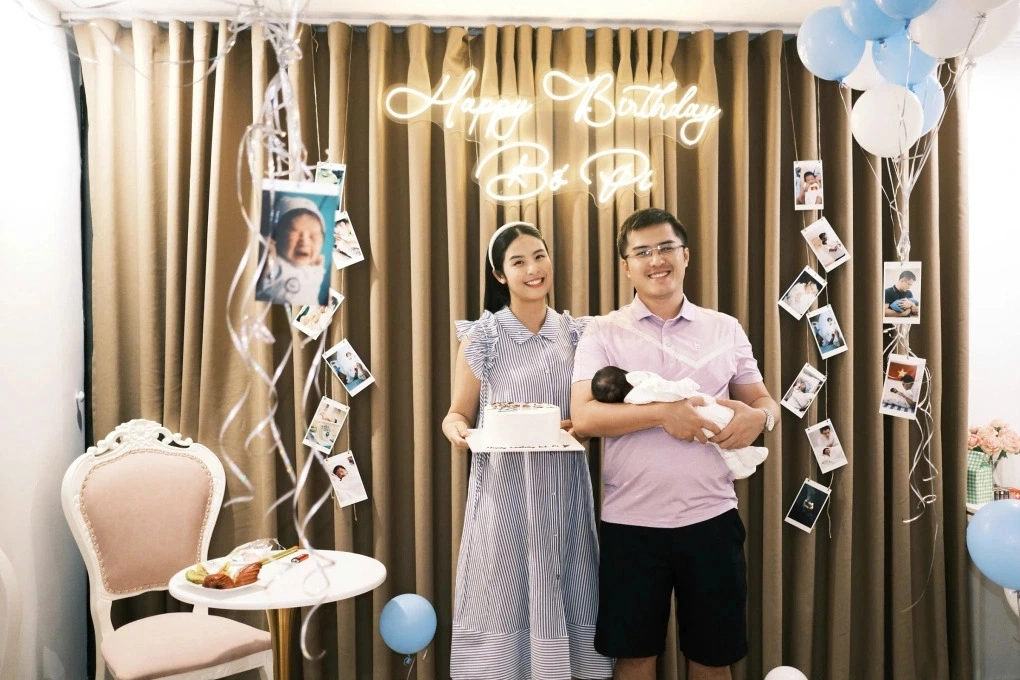 Hoa hậu Ngọc Hân hé lộ hình ảnh buổi sinh nhật bất ngờ dành cho ông xã Phú Đạt, khi cô mới sinh bé Pi.