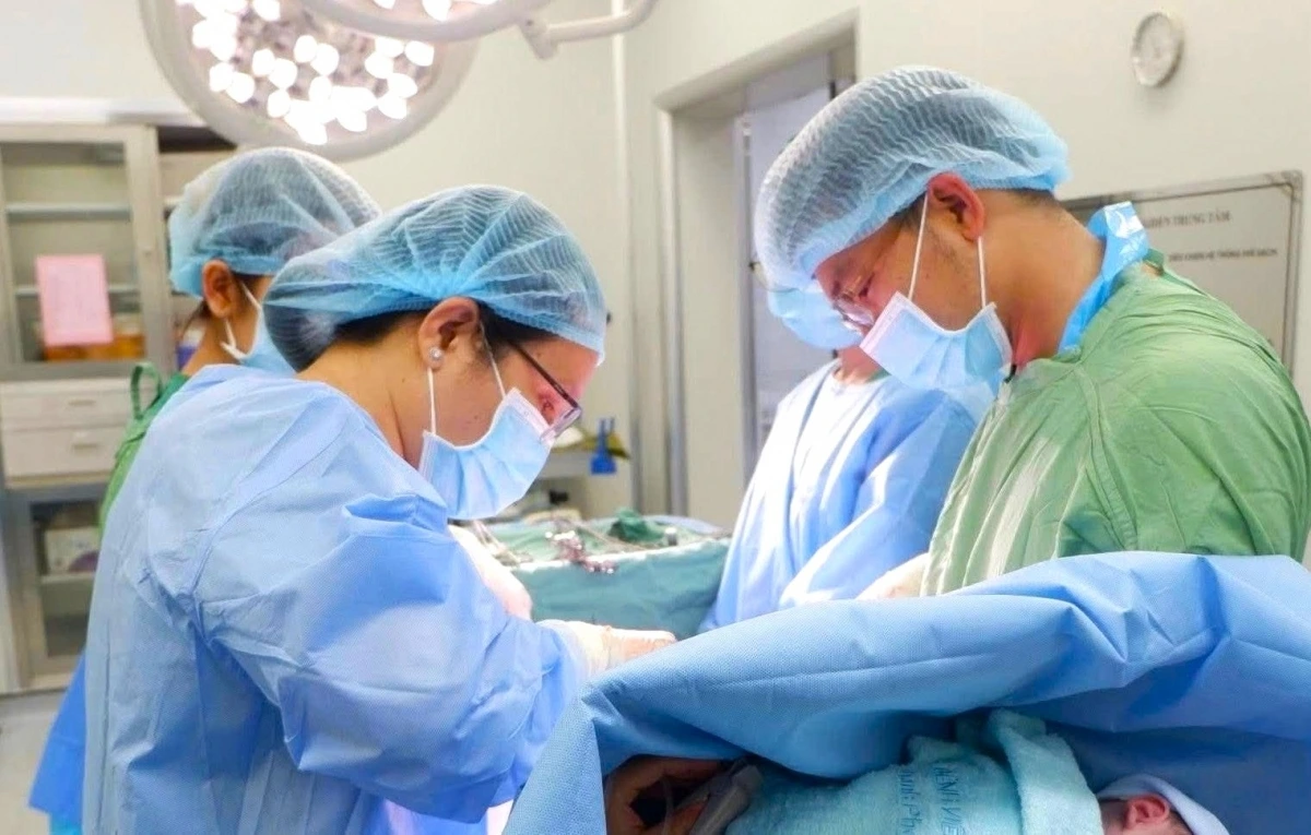 Nhờ sự chẩn đoán kịp thời và xử lý tích cực, trái tim bệnh nhân đã đập trở lại chỉ sau 5 phút cấp cứu
