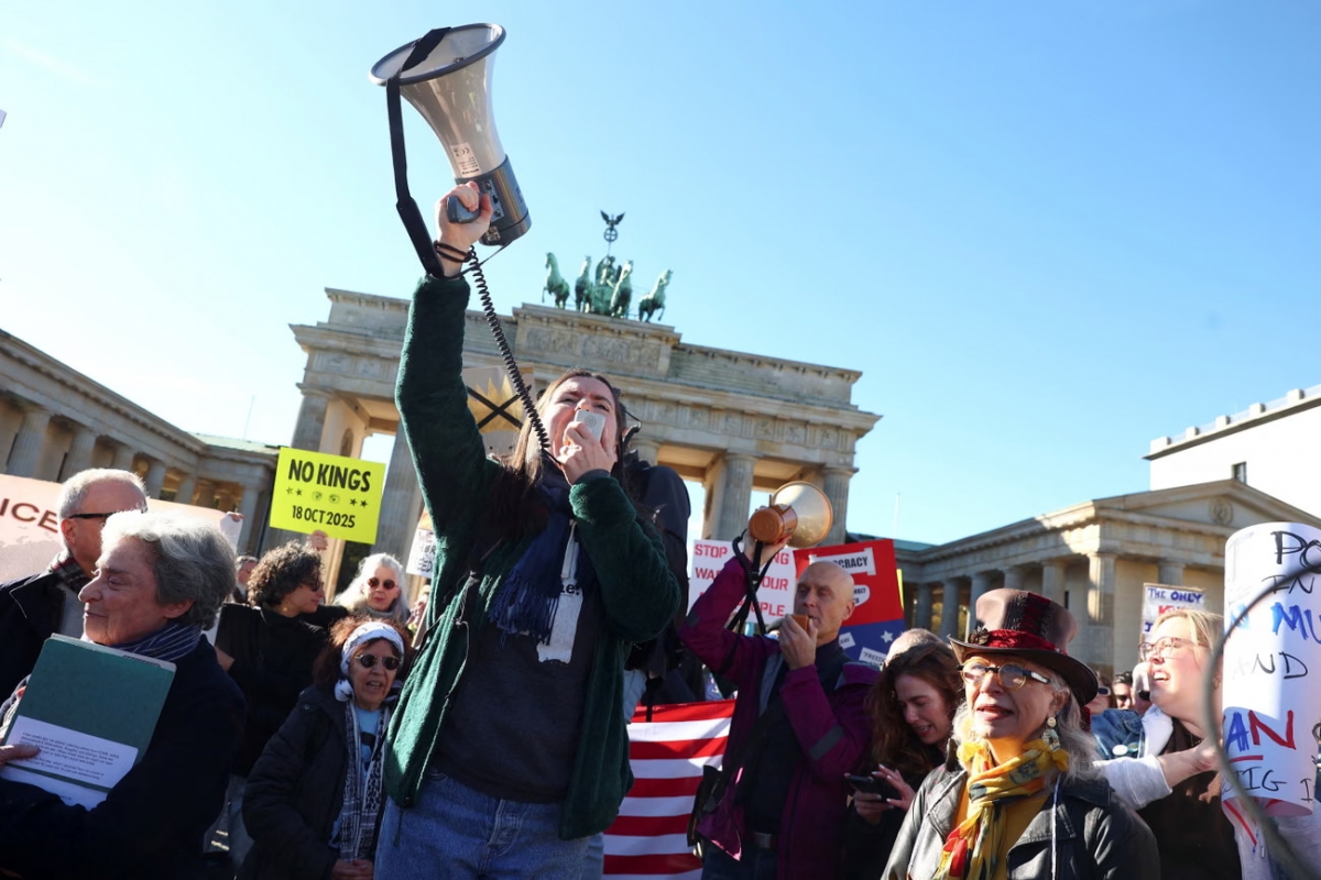 Biểu tình No Kings ở Berlin, Đức. Ảnh: Reuters