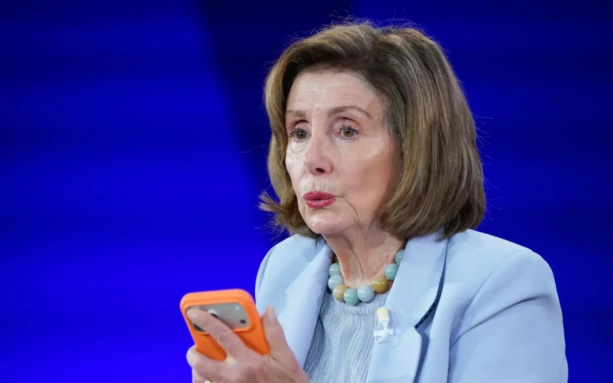 Nữ nghị sĩ Pelosi. Ảnh: Savi.