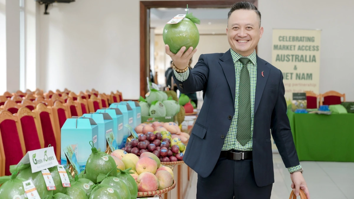 Ông Lý Hoàng Duy đã ký hợp đồng mua bưởi da xanh của Việt Nam để xuất khẩu sang Australia