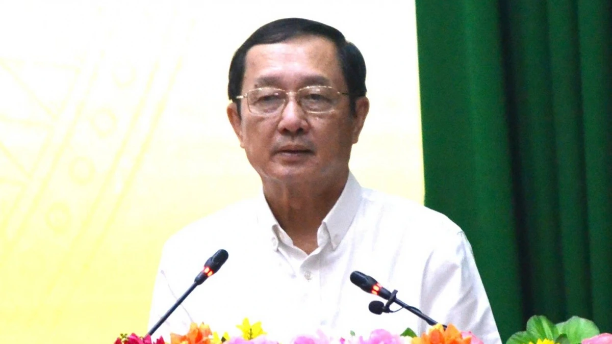 Ông Huỳnh Thành Đạt, Phó trưởng Ban Tuyên giáo và Dân vận Trung ương phát biểu tại hội nghị