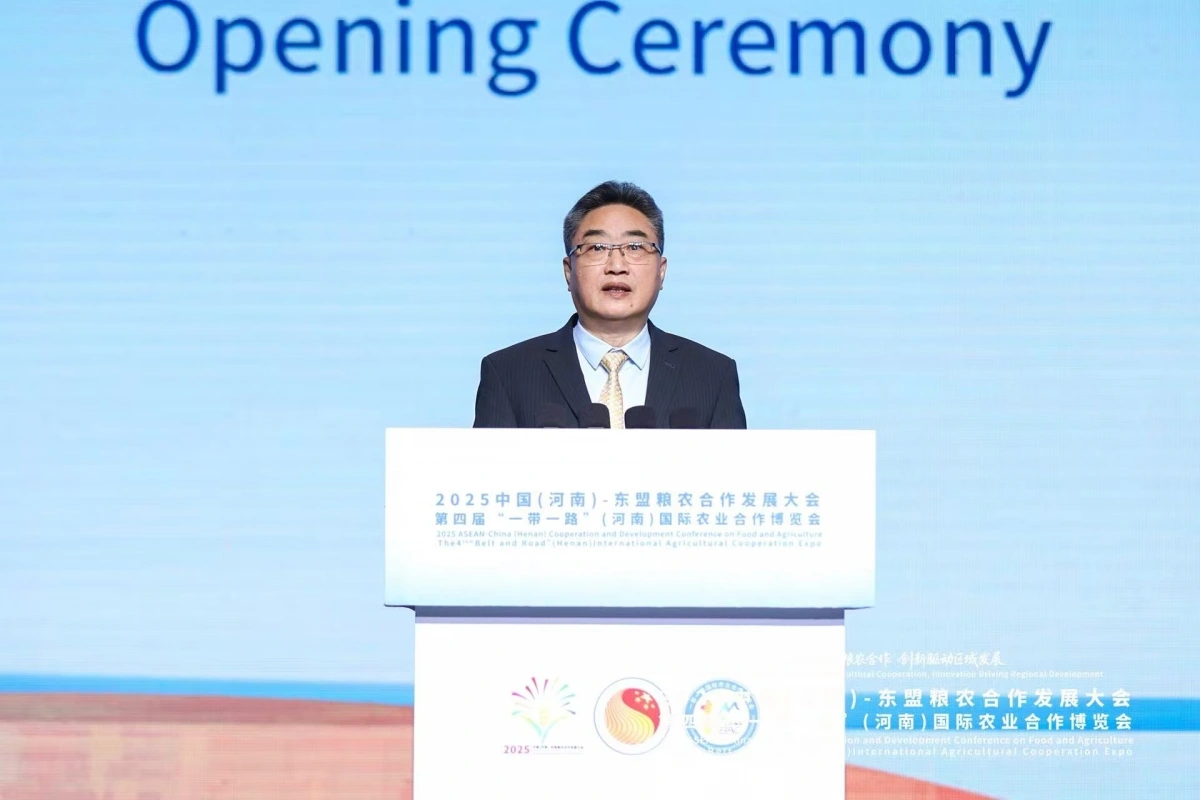 Ông Sử Trung Tuấn, Tổng thư ký Trung tâm Trung Quốc-ASEAN phát biểu tại hội nghị