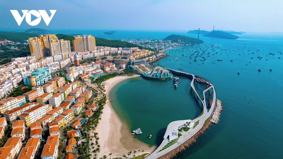 Phú Quốc trở thành điểm đến nghỉ dưỡng, vui chơi giải trí bậc nhất với cơ sở hạ tầng du lịch chất lượng cao.