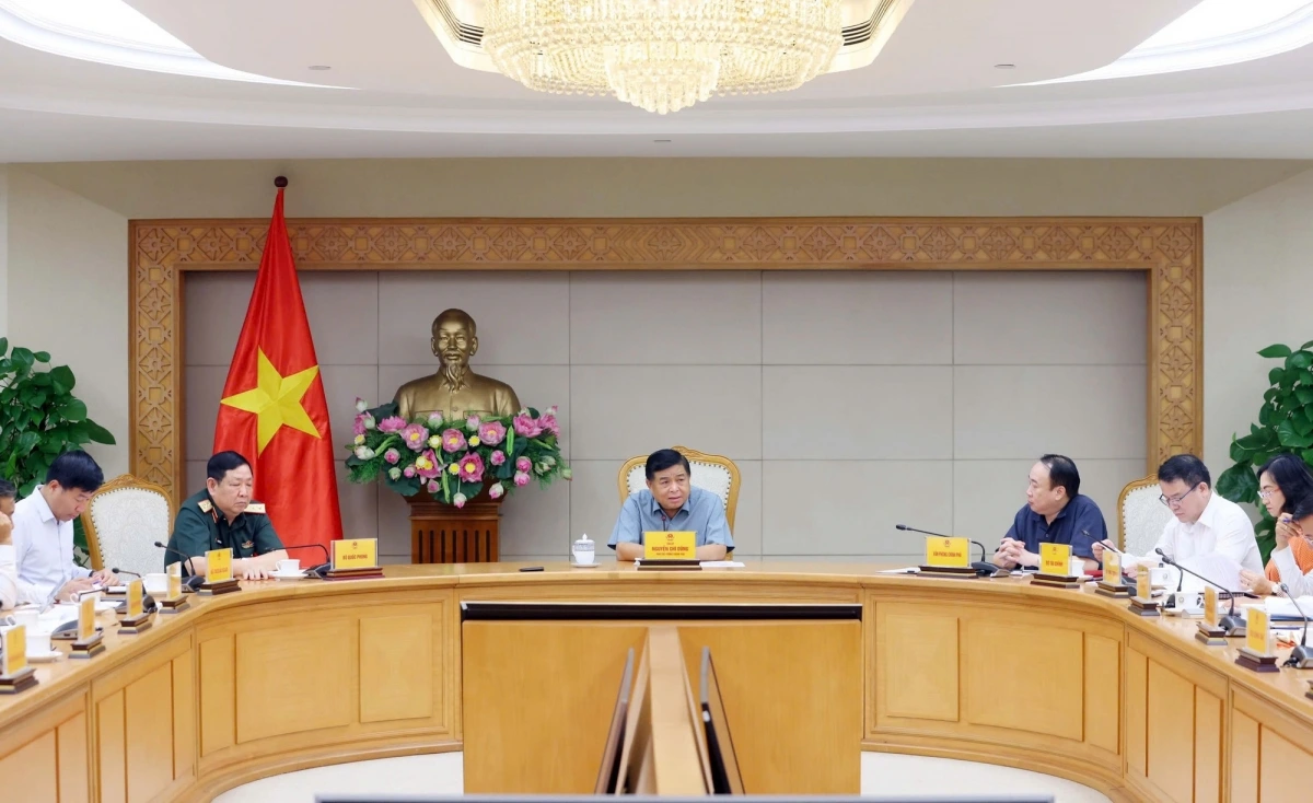 Phó Thủ tướng Nguyễn Chí Dũng họp với các Bộ, ngành về các dự án đầu tư Việt - Lào