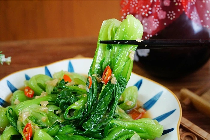 Thời gian chế biến cải chip không nên quá lâu để giữ dinh dưỡng (Ảnh: Sohu)