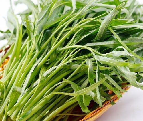 Trong rau muống chứa nhiều vitamin và khoáng chất quan trọng như vitamin A, B, C, canxi, phospho, cùng lượng sắt dồi dào