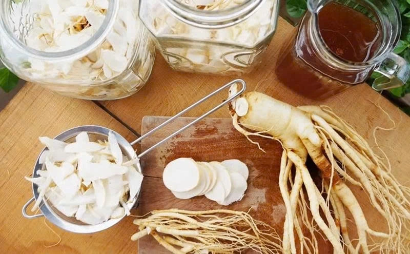Sâm ngâm mật ong từ lâu đã được coi là bí quyết chăm sóc sức khỏe tự nhiên