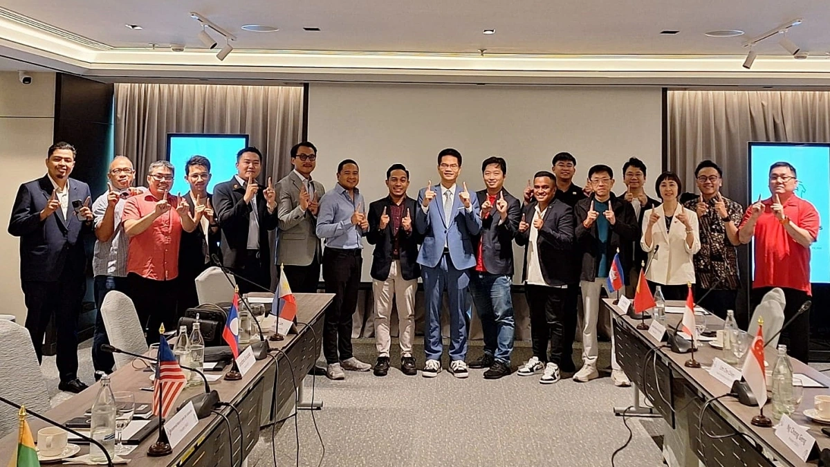 Trong nhiệm kỳ đầu tiên (2025-2029), liên đoàn thống nhất bầu ông Đỗ Việt Hùng, Chủ tịch Hội Thể thao điện tử giải trí Việt Nam (VIRESA), được bầu làm chủ tịch SEAEF.