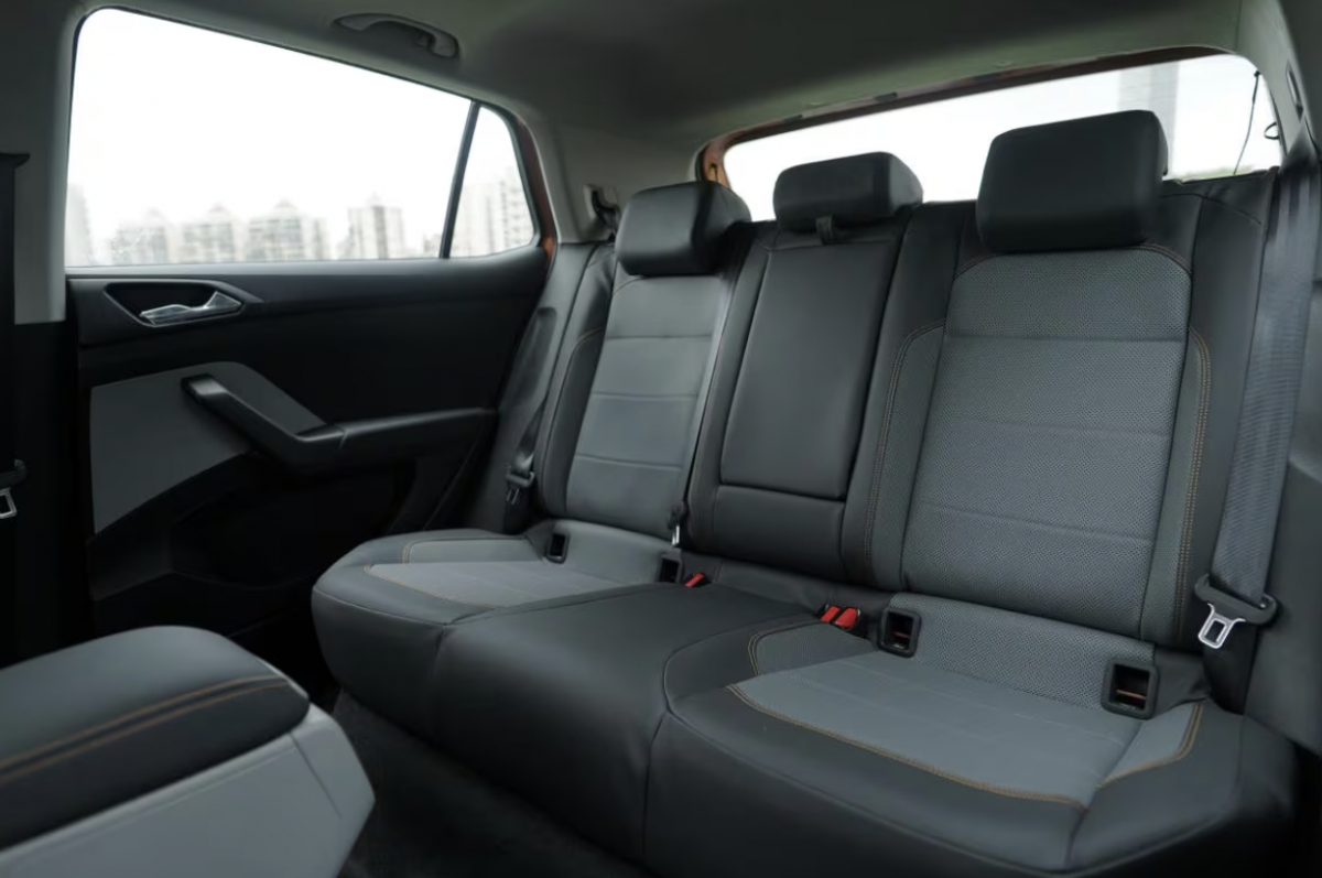 Hàng ghế sau cực kì thoáng rộng và thoải mái của Skoda Kushaq