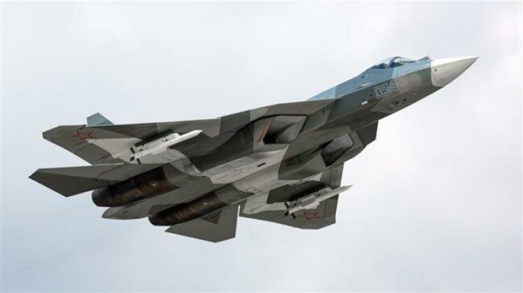 Tiêm kích Su-57 trang bị tên lửa K-77M. Ảnh: Military Watch