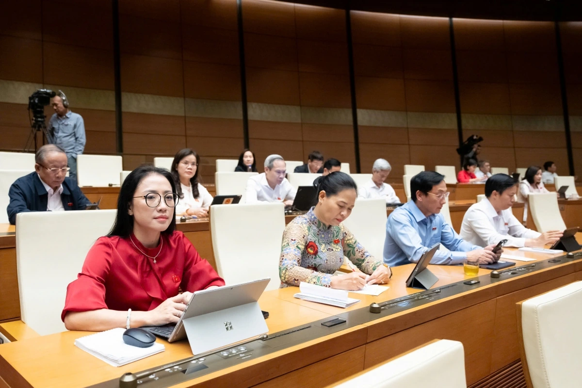 Chiều 29/10/2025, Quốc hội tiếp tục thảo luận ở hội trường về Đánh giá kết quả thực hiện kế hoạch phát triển kinh tế - xã hội năm 2025; dự kiến kế hoạch phát triển kinh tế - xã hội năm 2026...