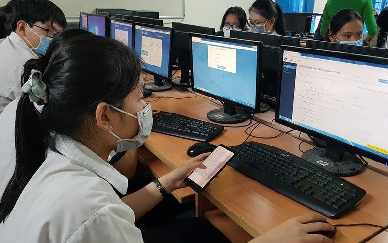Bộ GD-ĐT tăng tốc chuẩn bị để thử nghiệm 100.000 thí sinh
