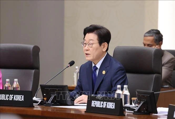 Tổng thống Hàn Quốc Lee Jae Myung phát biểu khai mạc Hội nghị Cấp cao Diễn đàn Hợp tác kinh tế châu Á - Thái Bình Dương (APEC) lần thứ 32. Ảnh: Lâm Khánh/TTXVN