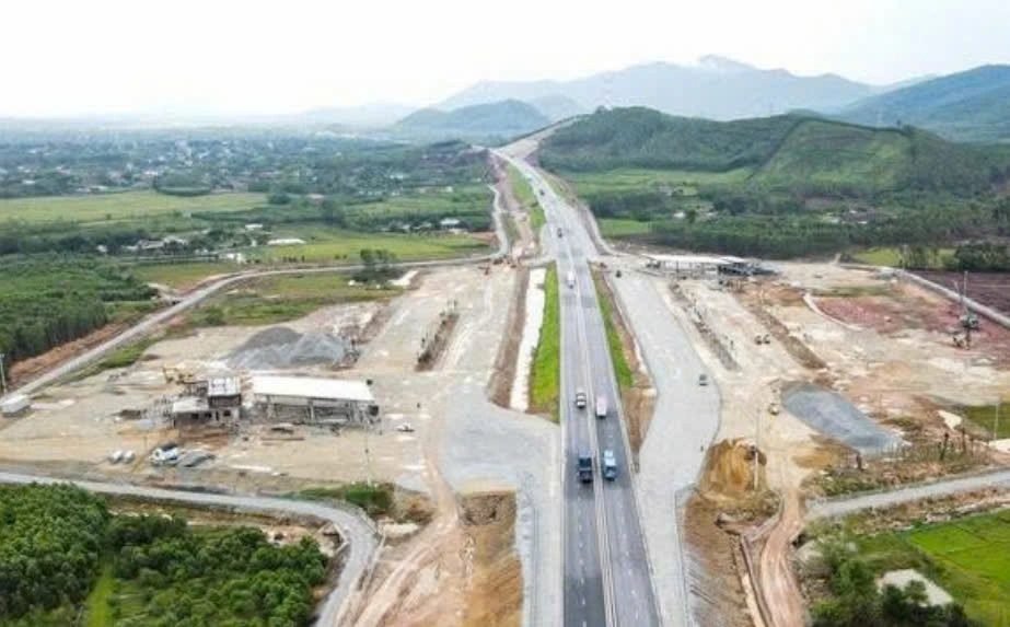Cục Đường bộ cho biết sẽ rà soát tiến độ từng trạm, nếu không có chuyển biến, sẽ xem xét chấm dứt hợp đồng
