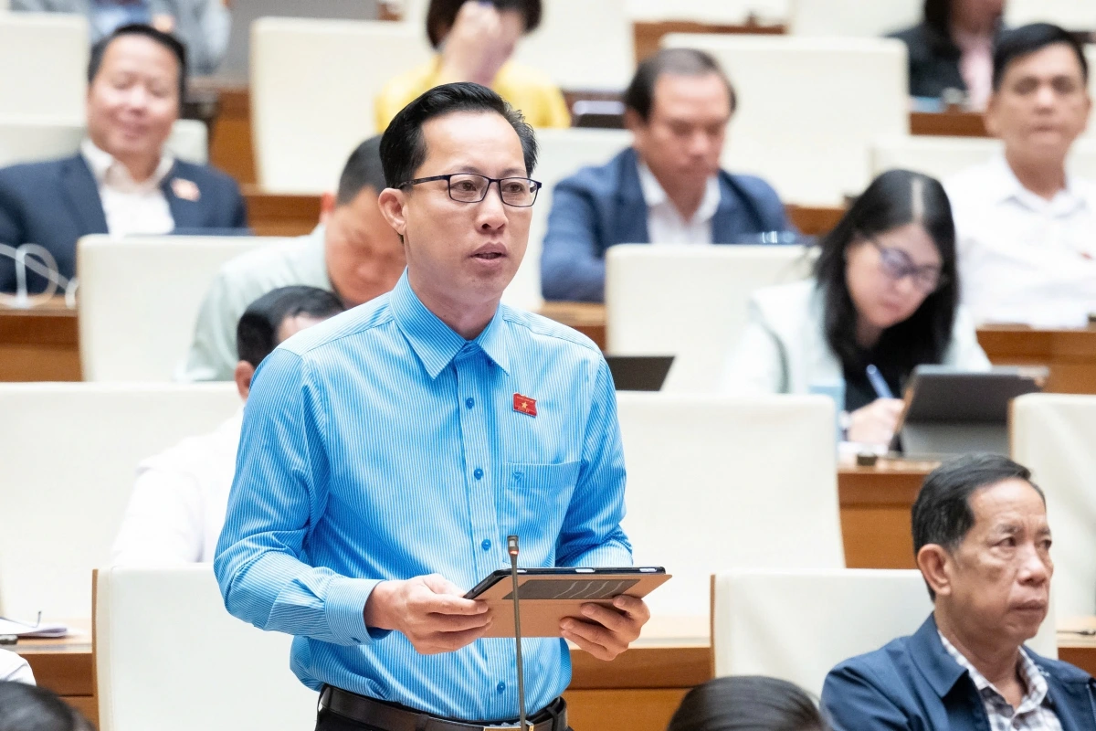 Đại biểu Trịnh Minh Bình, đoàn Vĩnh Long (Ảnh: Quốc hội)