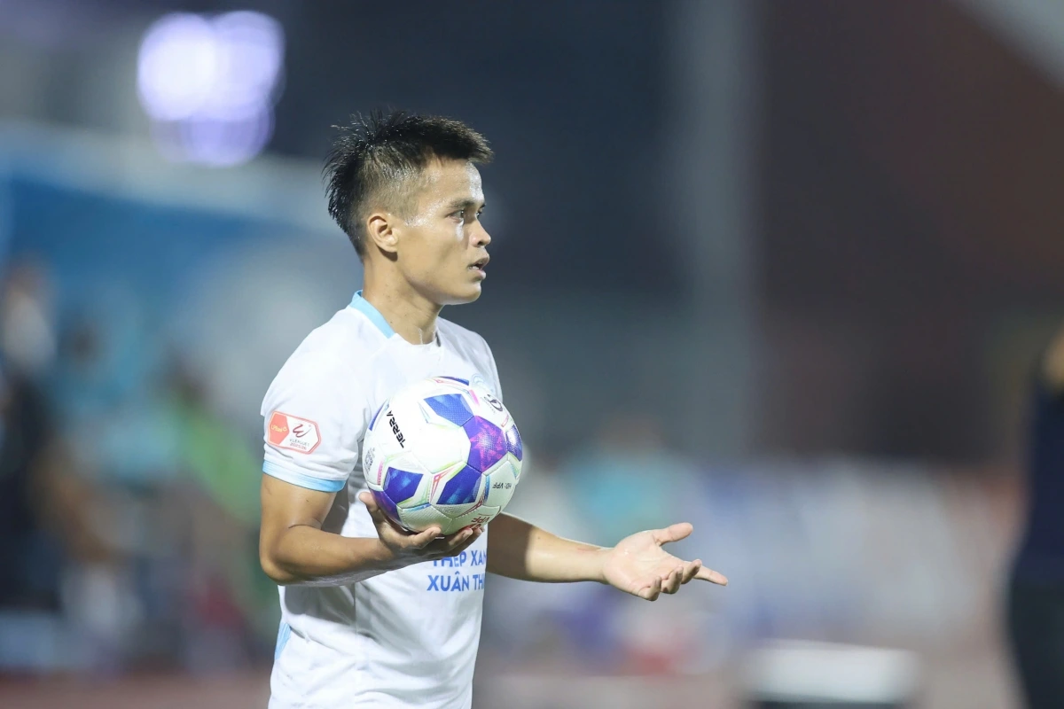 Nam Định vẫn đang thi đấu bế tắc.