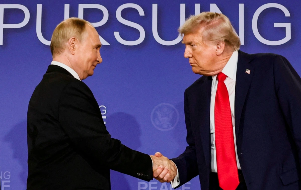 Ông Putin (trái) và ông Trump (phải). Ảnh: Reuters