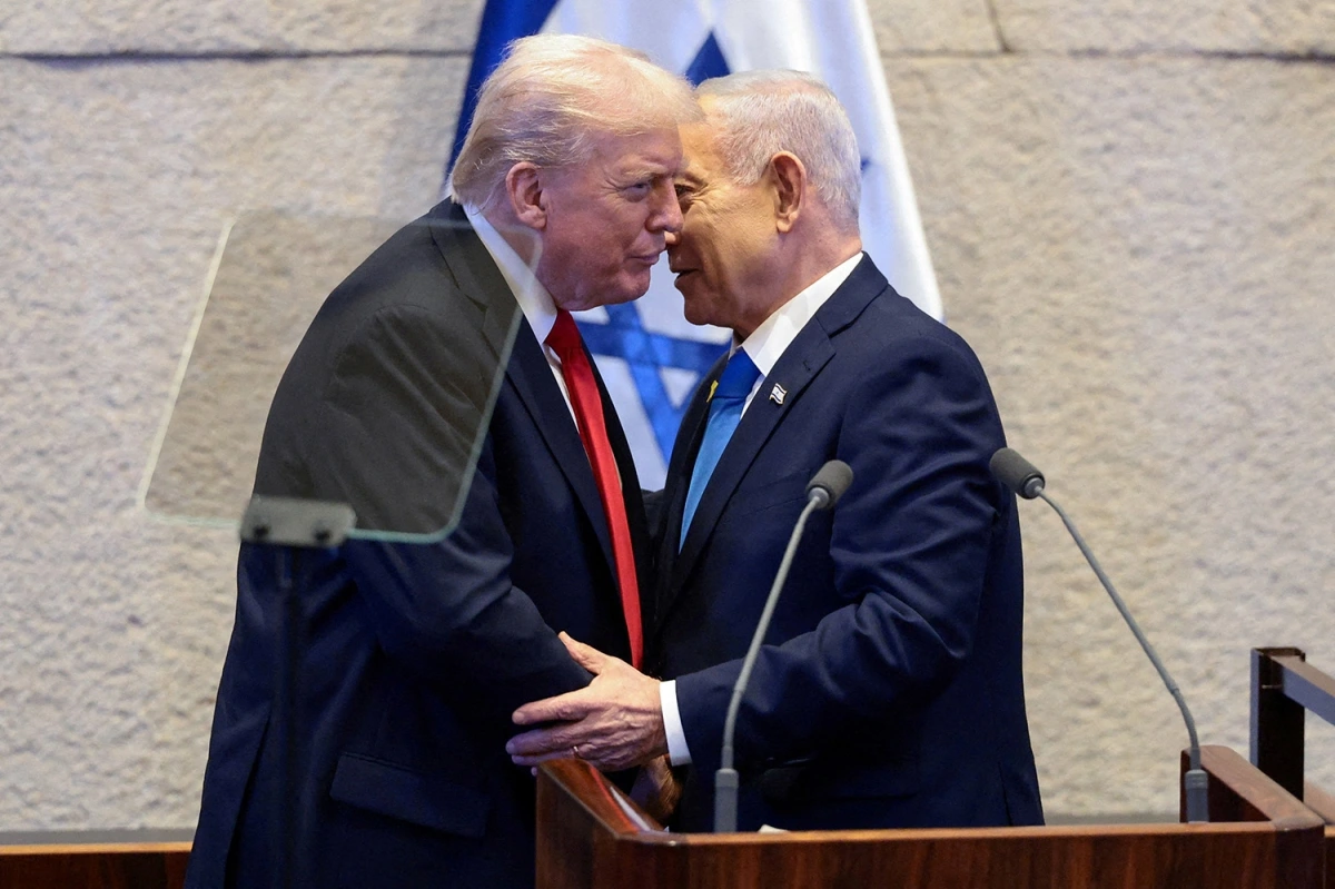 Tổng thống Mỹ Donald Trump và Thủ tướng Israel Benjamin Netanyahu tại trụ sở Quốc hội Israel (Knesset) ngày 13/10/2025. Ảnh: Reuters