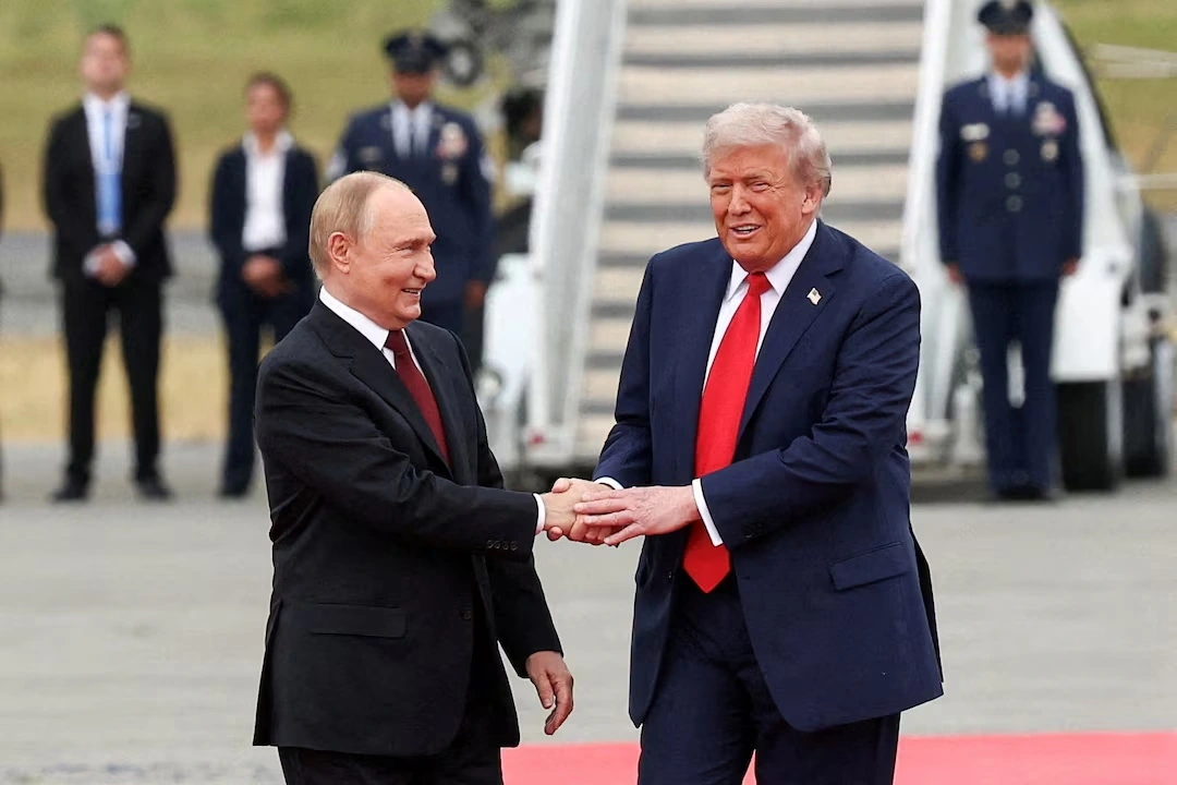 Tổng thống Mỹ Donald Trump và Tổng thống Nga Vladimir Putin trong cuộc gặp ở Alaska hôm 15/8. Ảnh: Reuters.