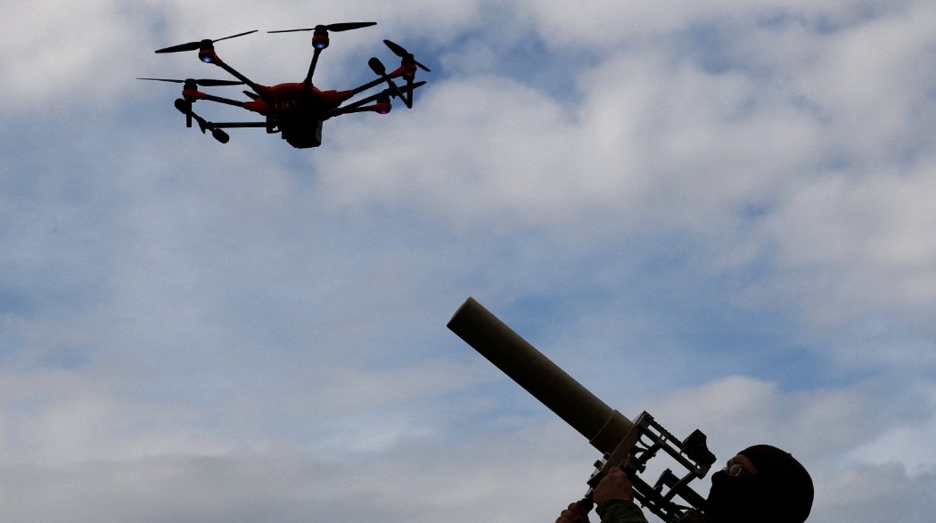 Tên lửa phòng không tiêu diệt UAV - Ảnh minh họa: Reuters