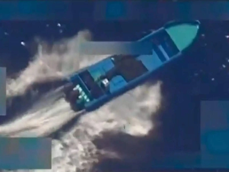 Ảnh chụp màn hình video do ông Heghseth đăng tải trên mạng xã hội, được cho là hiện trường vụ tấn công tàu nghi buôn ma tuý ở Thái Bình Dương