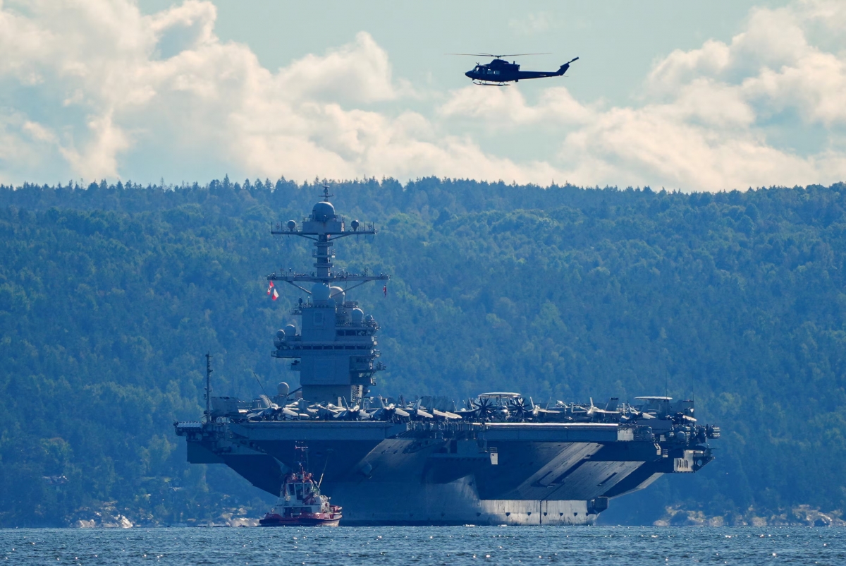 Tàu sân bay USS Gerald R. Ford đang trên đường tới rời Oslofjord, Norway, ngày 17/9/2025. Ảnh: NTB/Reuters