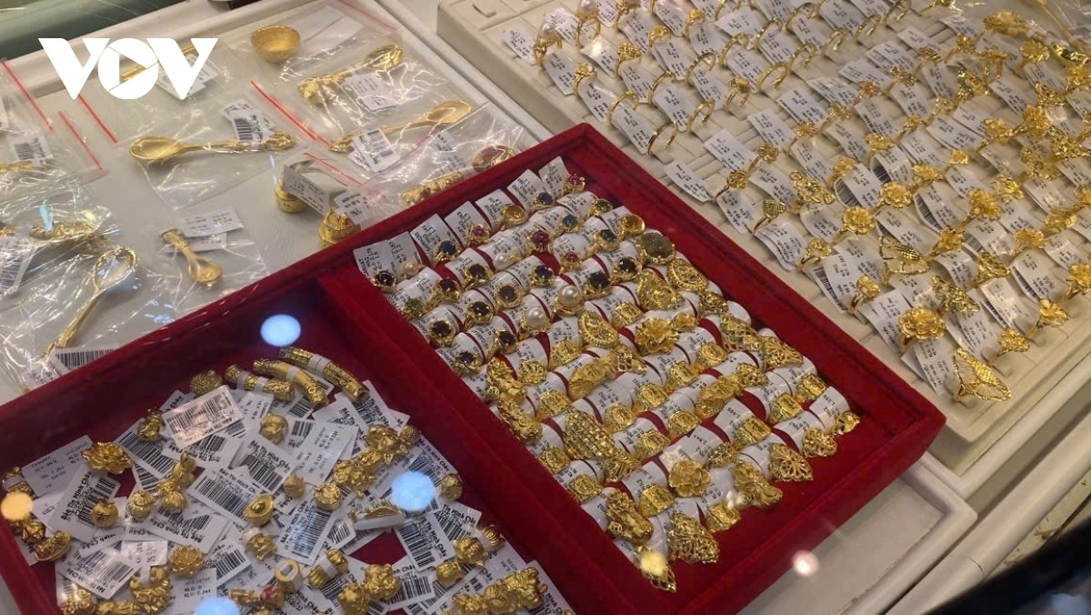 Vàng nhẫn trang sức ngày 23/10 có thương hiệu tăng gần 1 triệu đồng/lượng
