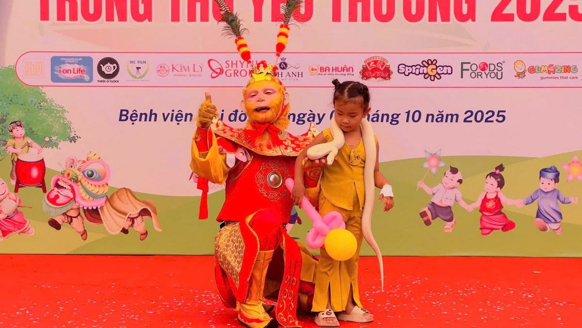 Trung thu ấm áp yêu thương vì nhiều bệnh nhi được vui chơi thỏa thích