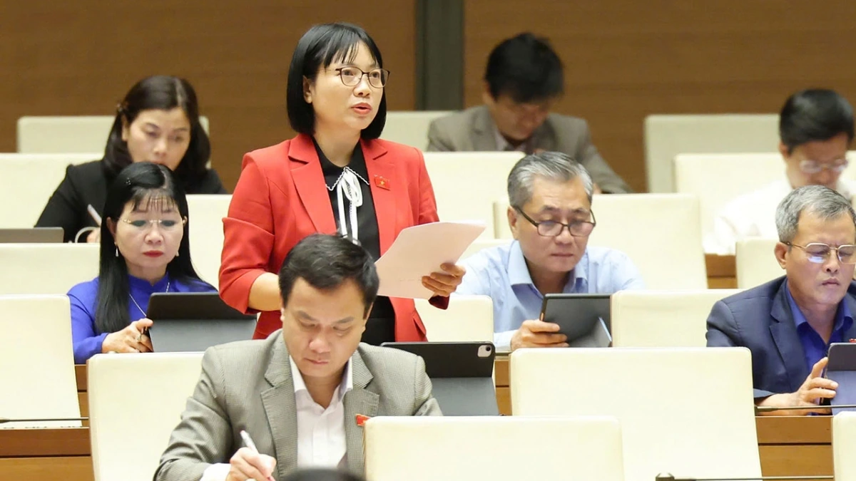 Đại biểu Nguyễn Thị Việt Nga (Hải Phòng)